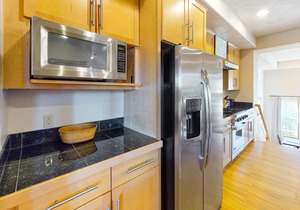 Tree-Lined Townhome Downtown w/Private Hot Tub, Slope Views, Fireplace, WiFi