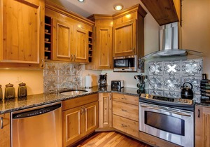 Unique & Modern 3 BR/2BA Condo- Ski-in/Ski-out by RedAwning