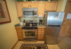 Unit W/Perfect location, Walk to Gondola & Shops