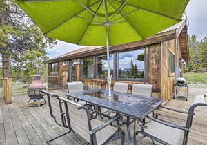 Updated Cabin with Hot Tub about 11 Mi to Winter Park!