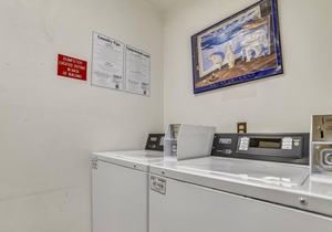 Updated top floor Studio near Main Street, Frisco.