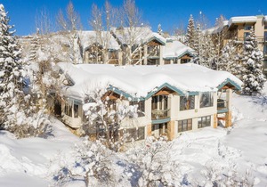 VAL03 | Nicely Updated Condo | Private Hot Tub | Mtn Views | Winter Shuttle