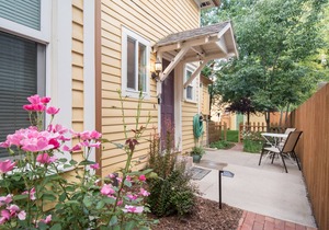 Victorian Cottage In The Heart Of Old Town