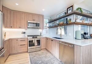 Walk to Everything, Views to the Waterfalls Sleeps 8.