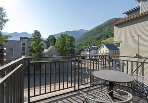 Walk to Everything, Views to the Waterfalls Sleeps 8.