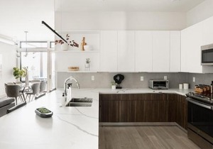 Walk to Gameday - Jefferson Park Condo - Tesoro
