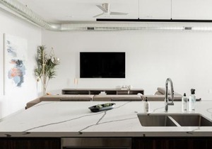 Walk to Gameday - Jefferson Park Condo - Tesoro