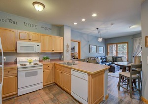 Walk to lift. Close to Lake. Hot Tub. Pool table