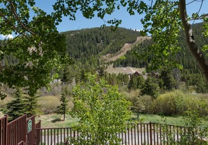 Walk to lift. Close to Lake. Hot Tub. Pool table