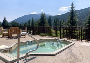 Walk to lift. Close to Lake. Hot Tub. Pool table