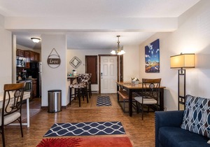 Walk to Resort & Steps to Free Town Bus Stop+Pool-Hot Tub-Grill-W/D in Unit-Updated-Monthly Deals!