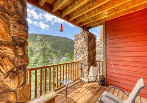 Walk to the Slopes, Amazing Ski Area Views, Shared Hot Tubs Too