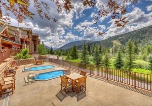 Walk to the Slopes, Amazing Ski Area Views, Shared Hot Tubs Too