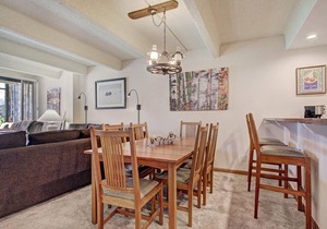 Wheeler House Spacious East Village Condo, Easy Walk to Super Bee - WH104