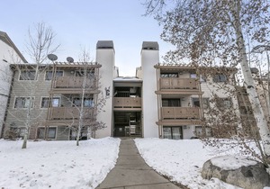 Wonderfully Renovated Condo, Walk to Beaver Creek Resort