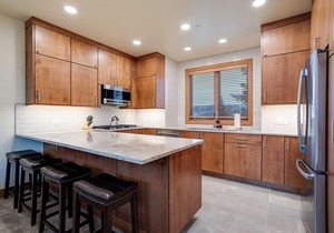 X2741 | Spacious Townhome | Pool/Hot Tub | Views | Winter Shuttle