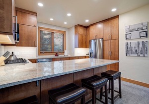 X2741 | Spacious Townhome | Pool/Hot Tub | Views | Winter Shuttle