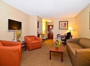 Comfort Suites Golden West Evergreen Parkway | North Central Evergreen