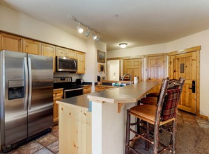 Tenderfoot Lodge | Mountain House