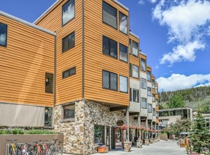 Edgewater | Lakeside Village