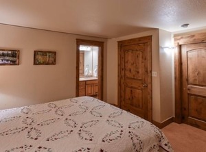 Cozy Wood Fireplace | Crested Butte