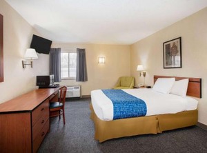 Travelodge | Cimarron Hills