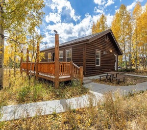 Leaf Lodges Grand 