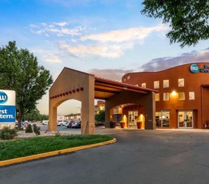 Kiva Inn 