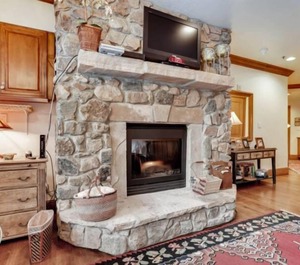 Mccoy Peak Lodge 