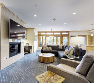 Lion Square Lodge East 
