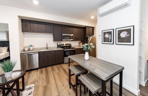 Mountain Shadows Apartment | 1 BD, Cozy Luxury with Mountain Views just minutes from Garden of Gods