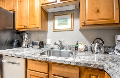 Steamboat Springs Condo | 1-Bedroom Condo w/Slope Access from Your Balcony!