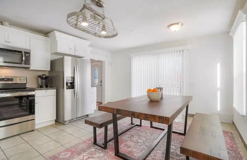 Ruby Hill House | 10 Mins to Downtown! - Dog Friendly - Red Rocks - Remote Office - Patio & Grill