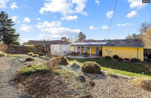 Scenic Heights House | 1000 m² House ∙ 3 bedrooms ∙ 6 guests