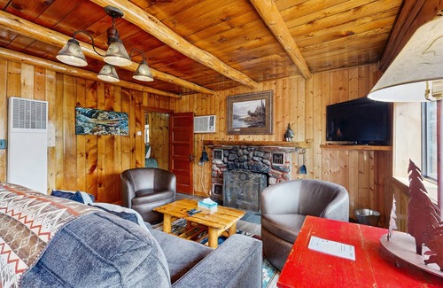 Bayfield Cabin | 101 m² Cabin ∙ 2 bedrooms ∙ 6 guests