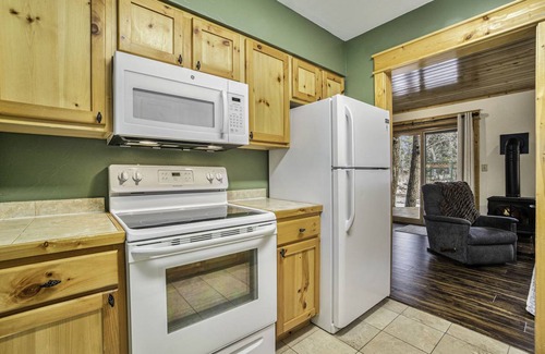 Estes Park Condo | 102 m² Condo ∙ 2 bedrooms ∙ 6 guests