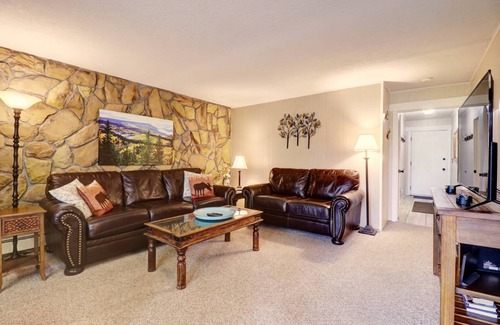 Dillon Condo | 102 m² Condo ∙ 2 bedrooms ∙ 6 guests