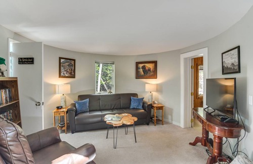 Black Hawk House | 102 m² House ∙ 2 bedrooms ∙ 4 guests