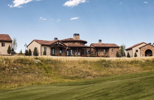 Flying Horse Cabin | 102 m² Lodge ∙ 127 guests