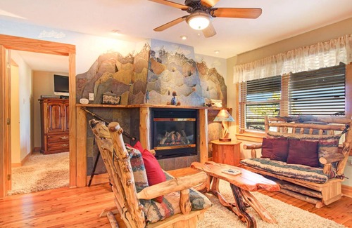 Estes Park Condo | 105 m² Condo ∙ 2 bedrooms ∙ 6 guests