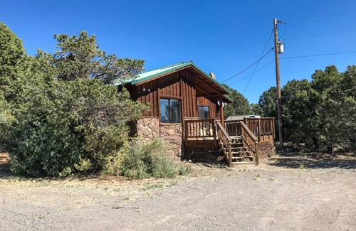 Alpine Village Cabin | 107 m² Cabin ∙ 2 bedrooms ∙ 6 guests