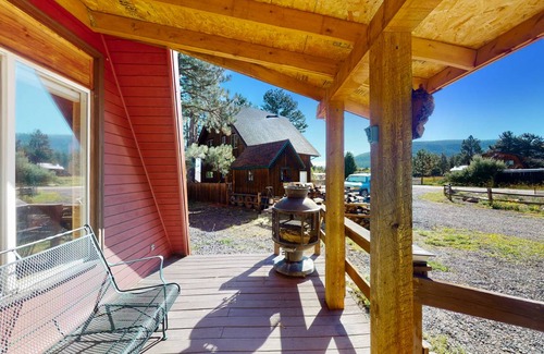 Ponderosa Pines House | 107 m² House ∙ 3 bedrooms ∙ 6 guests
