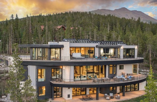 Baldy Mountain House | 1092 m² House ∙ 5 bedrooms ∙ 12 guests