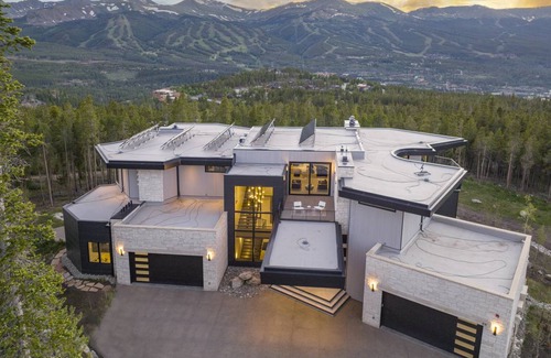 Baldy Mountain House | 1092 m² House ∙ 5 bedrooms ∙ 12 guests