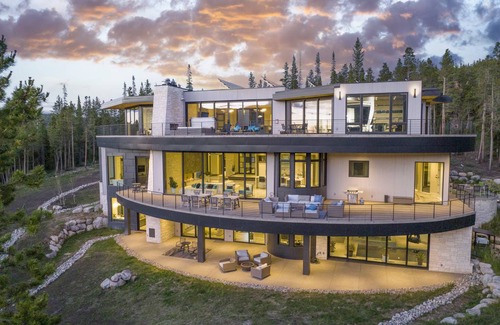 Baldy Mountain House | 1092 m² House ∙ 5 bedrooms ∙ 12 guests