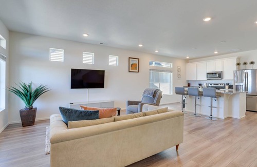 Commerce City Apartment | 111 m² Apartment ∙ 2 bedrooms ∙ 4 guests
