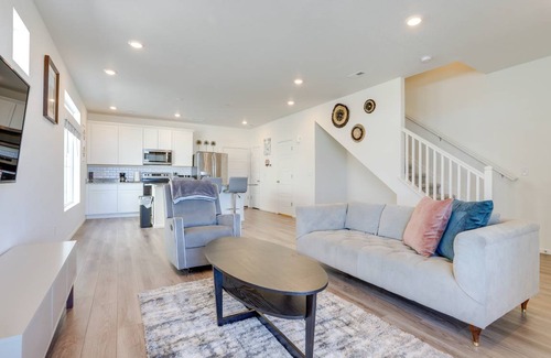 Commerce City Apartment | 111 m² Apartment ∙ 2 bedrooms ∙ 4 guests