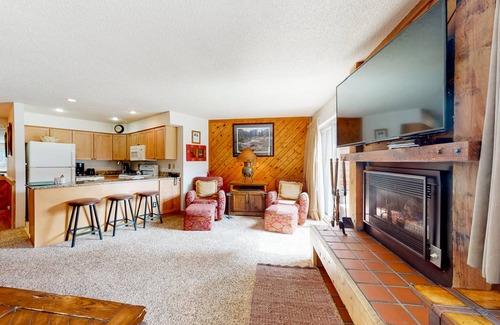 Four O'Clock Condo | 112 m² Condo ∙ 2 bedrooms ∙ 6 guests
