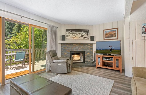 Intermountain Condo | 116 m² Condo ∙ 3 bedrooms ∙ 7 guests
