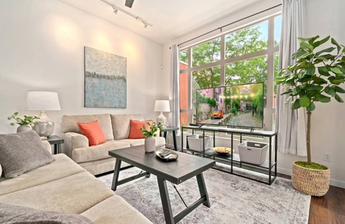 Old Town North Condo | 119 m² Condo ∙ 2 bedrooms ∙ 4 guests